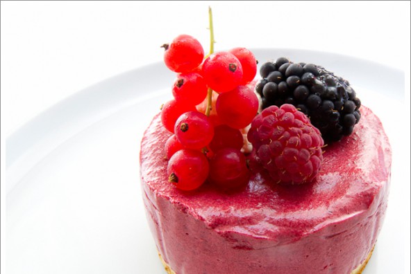 Brombeer-Mousse-Törtchen, frisch und fruchtig