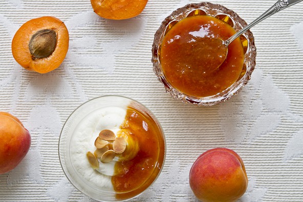 Marmelade - frische und halb getrocknete Marillen im Duett